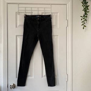 Woman’s Hollister Jeans size 9L W29 L30